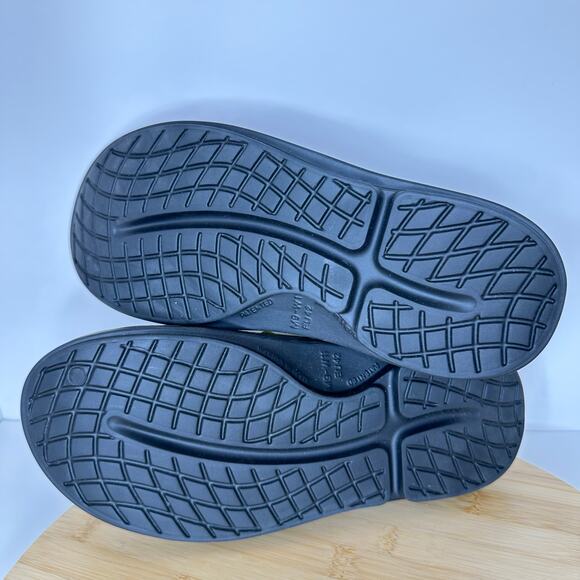 OOFOS OOcloog Red Hot Chilis Shoes Sz 11 Peppers Black Comfort Recovery Slip On - Picture 7 of 7